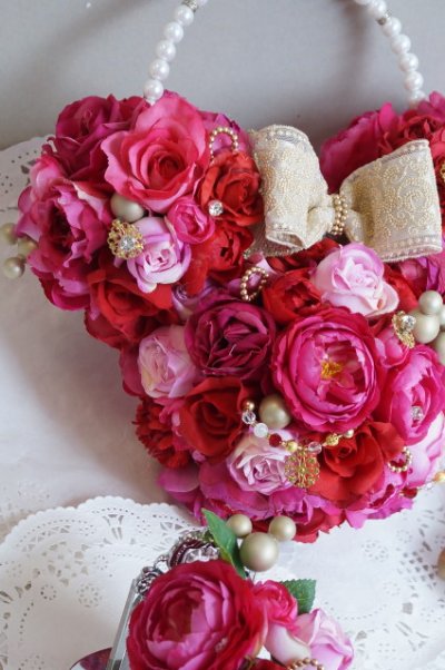 画像5: ミニーボールブーケスワロ　横幅約27cm　濃いピンク~赤　アーティフィシャルフラワー　リストレットプレゼント付き　色違い可II