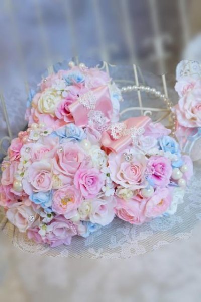 画像4: ミニーバックブーケ半球タイプ　ケスワロ　横幅約27cm　ホワイト＆ピンク　アーティフィシャルフラワー　リストレットプレゼント付き　色違い可