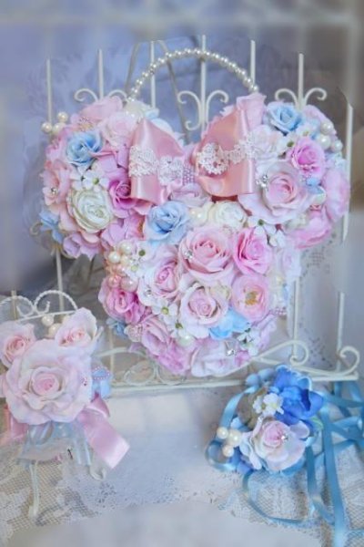 画像6: ミニーバックブーケ半球タイプ　ケスワロ　横幅約27cm　ホワイト＆ピンク　アーティフィシャルフラワー　リストレットプレゼント付き　色違い可