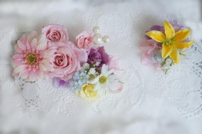 画像2: ヘッドドレス  ミッキーシェイプ薔薇＋魔法の花イメージゆり付き　ガーベラ　ミニ薔薇　アジサイ　小花　セットアーティフィシャルフラワー