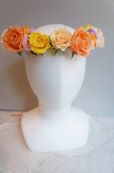 画像1: 花冠　１連　ランダムな大きさ　３－６cm薔薇　アジサイ、パール、リボン　 (1)