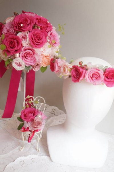 画像1: 花冠　１連　ランダムな大きさ　３－６cm薔薇　アジサイ、パール、リボン　