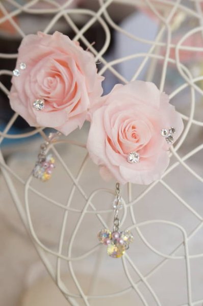 画像2: フラワーイヤリング　ミッキーシェイプスワロが揺れます赤　ピンク　色違い可 (2)